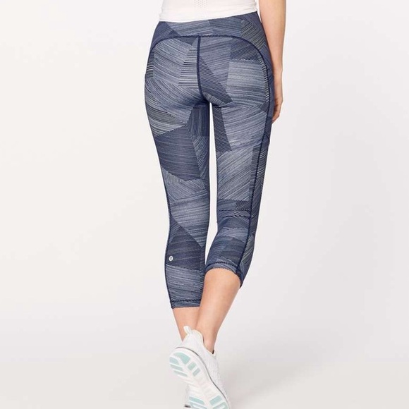 Lululemon Speed Up Crop 21" Etch Hail Midnight Navy Leggings Size 6 - Picture 1 of 6